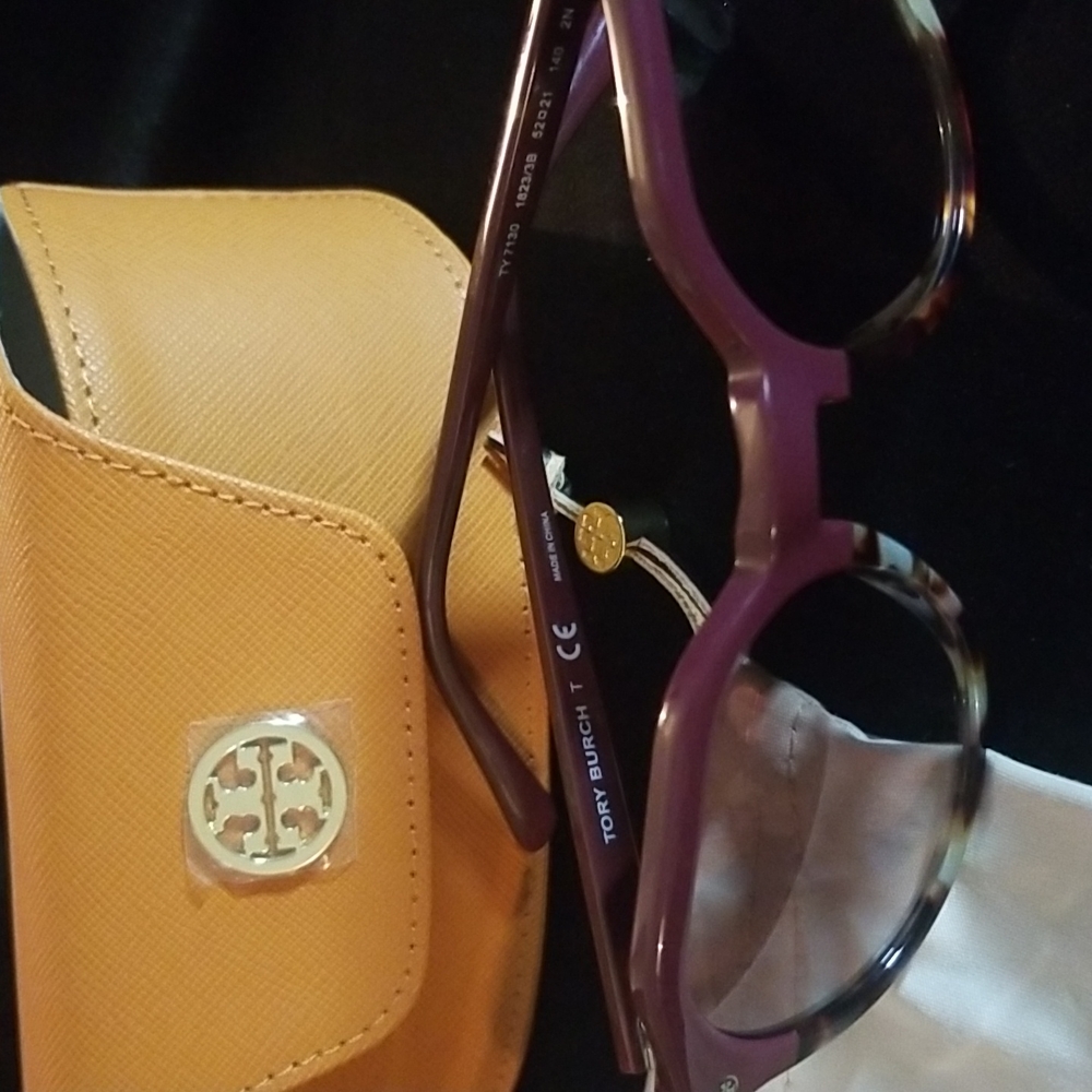 Tory Burch sunglasses with protective case and bag - Picture 2 of 14
